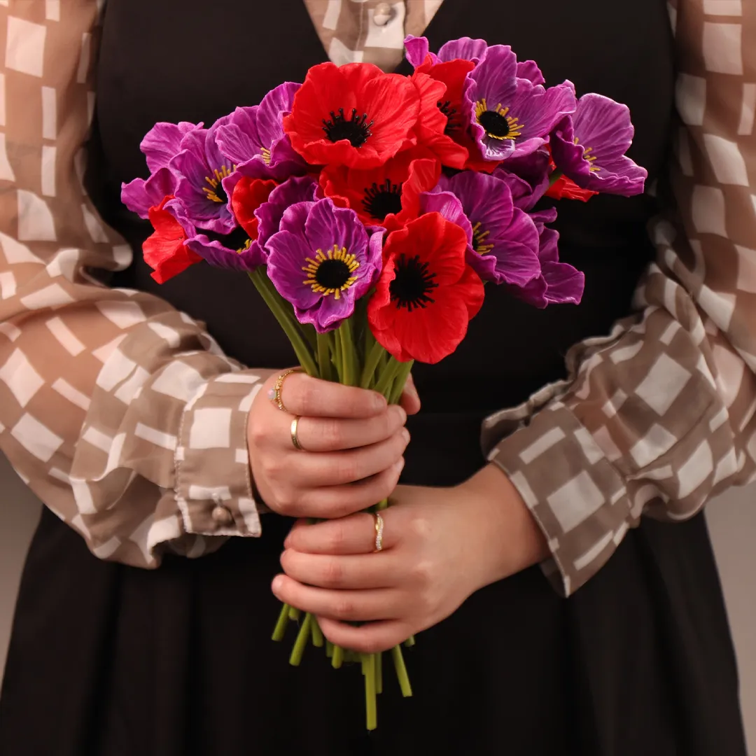 Long stem poppies & wreaths